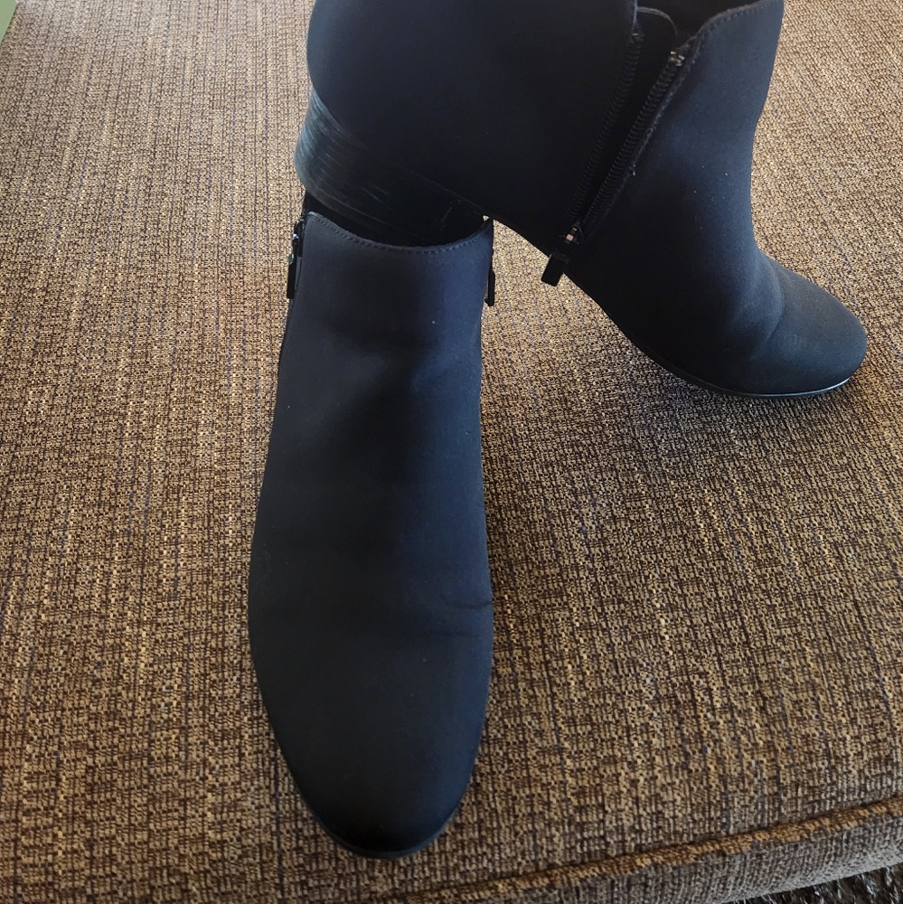Trotter size 12 narrow booties